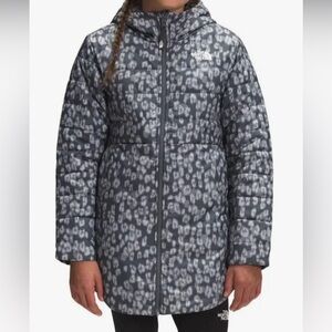 The North Face, M 10/12, Girls Reversible Mossbud Swirl Parka, Grey Leopard